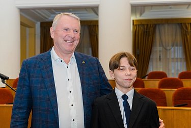 Без галстуков и на равных